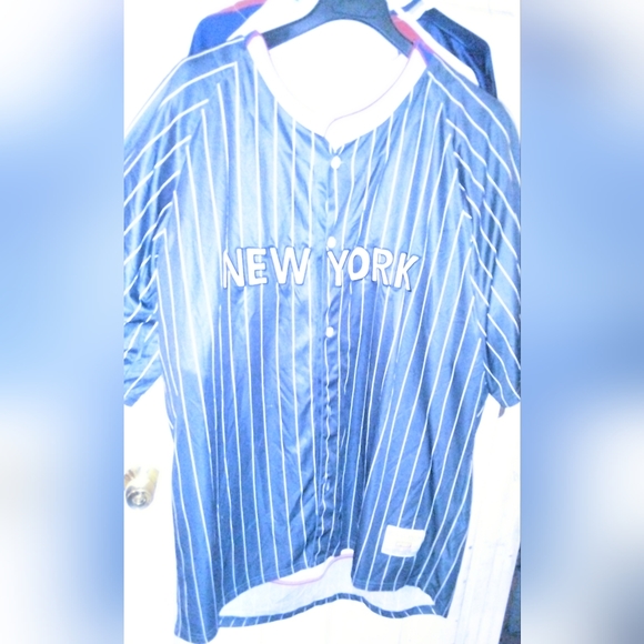 Derek Jeter #2 Yankee Jersey - Picture 1 of 4